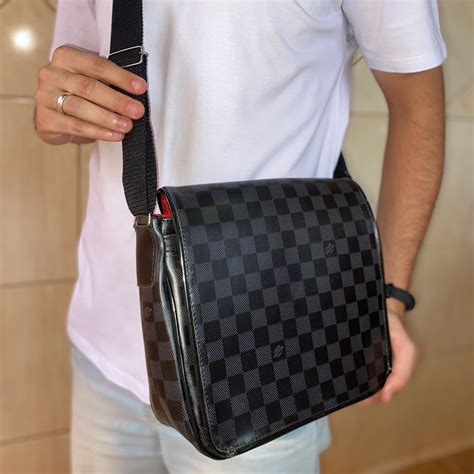 bolsa transversal masculina louis vuitton|Bolsas Transversais Masculinas de Luxo .